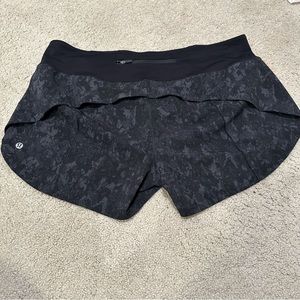 NWOT Tall Lululemon Snakeskin Speed Up Shorts
